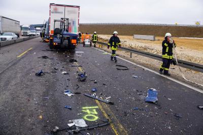Merklingen: 720.000 euro Schaden nach Unfall auf der A8 mit getoetetem Fahrer